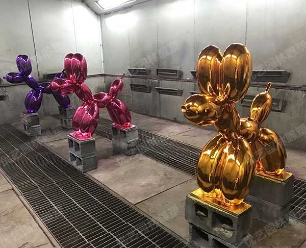 不銹鋼雕塑制作需要注意什么？